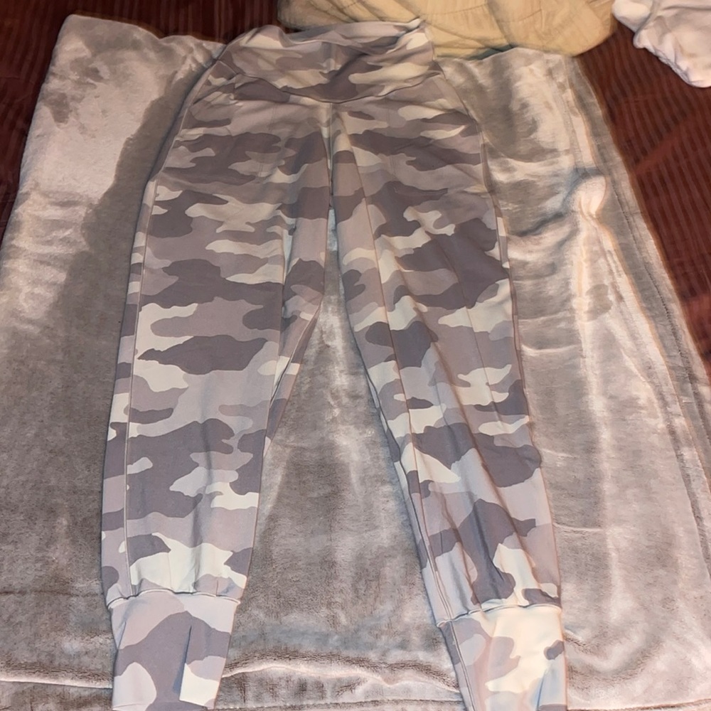 Aerie joggers